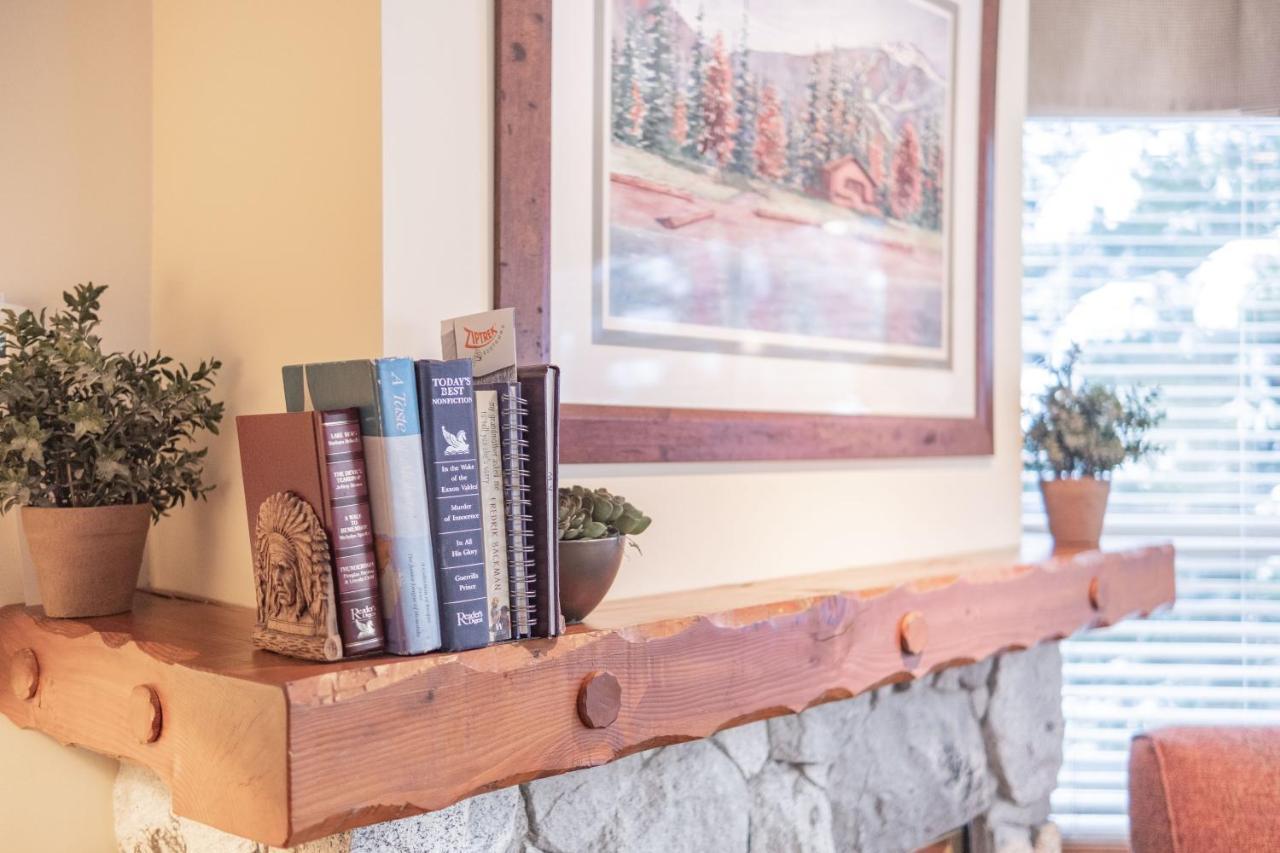 The Best Ski In Ski Out Two Bedroom Condo At Aspens Whistler Extérieur photo