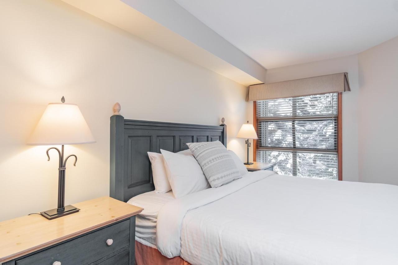 The Best Ski In Ski Out Two Bedroom Condo At Aspens Whistler Extérieur photo