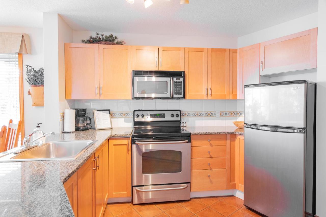 The Best Ski In Ski Out Two Bedroom Condo At Aspens Whistler Extérieur photo